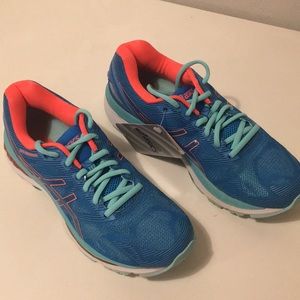 Women’s ASICS gel nimbus 19